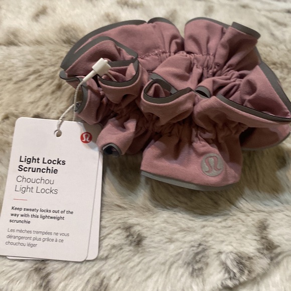NWT LULULEMON Light Locks Scrunchie - Picture 7 of 16